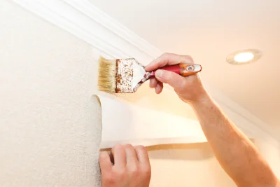 Pose de papier peint à Orelle — revêtements muraux et toiles de verre